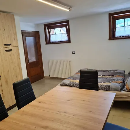 Rustico Madam ليفينو