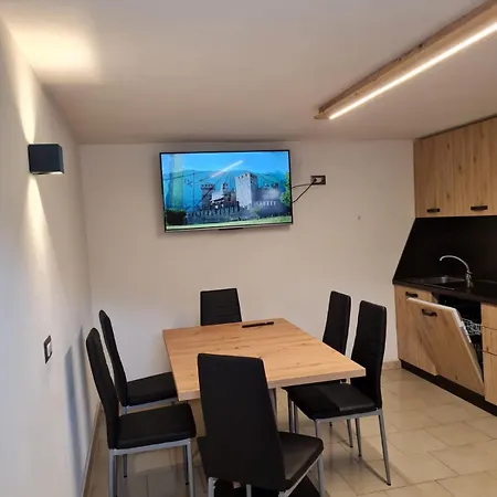 Rustico Madam شقة *